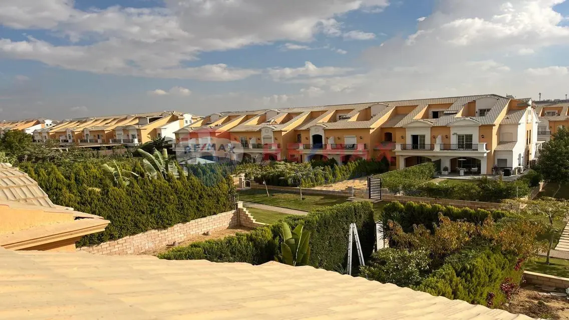 Luxury Apartment with 260 sqm & Private Garden