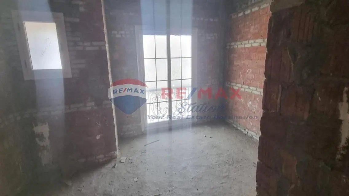 Luxury Apartment with 260 sqm & Private Garden