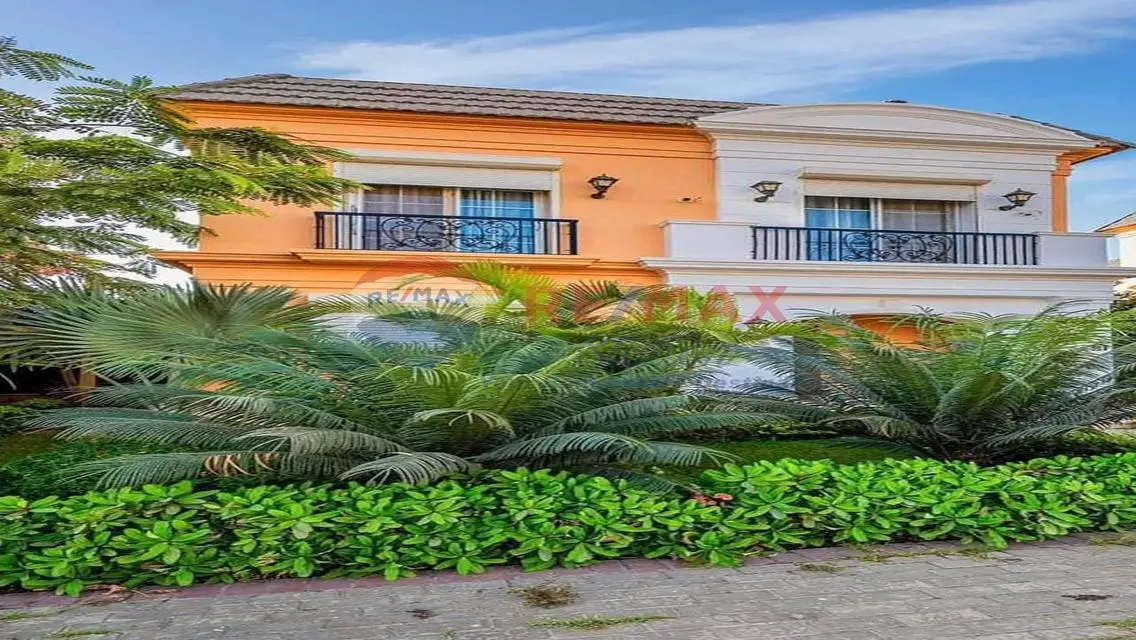 Luxury Apartment with 260 sqm & Private Garden
