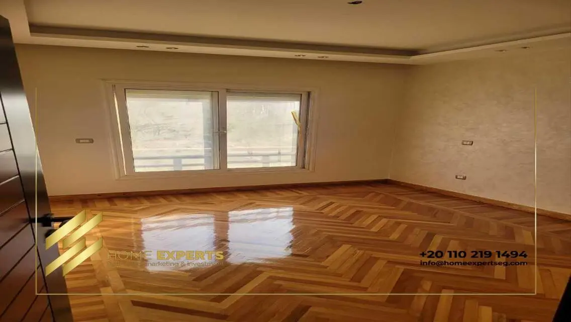 Luxury Apartment with Maid's Room and Private Garden