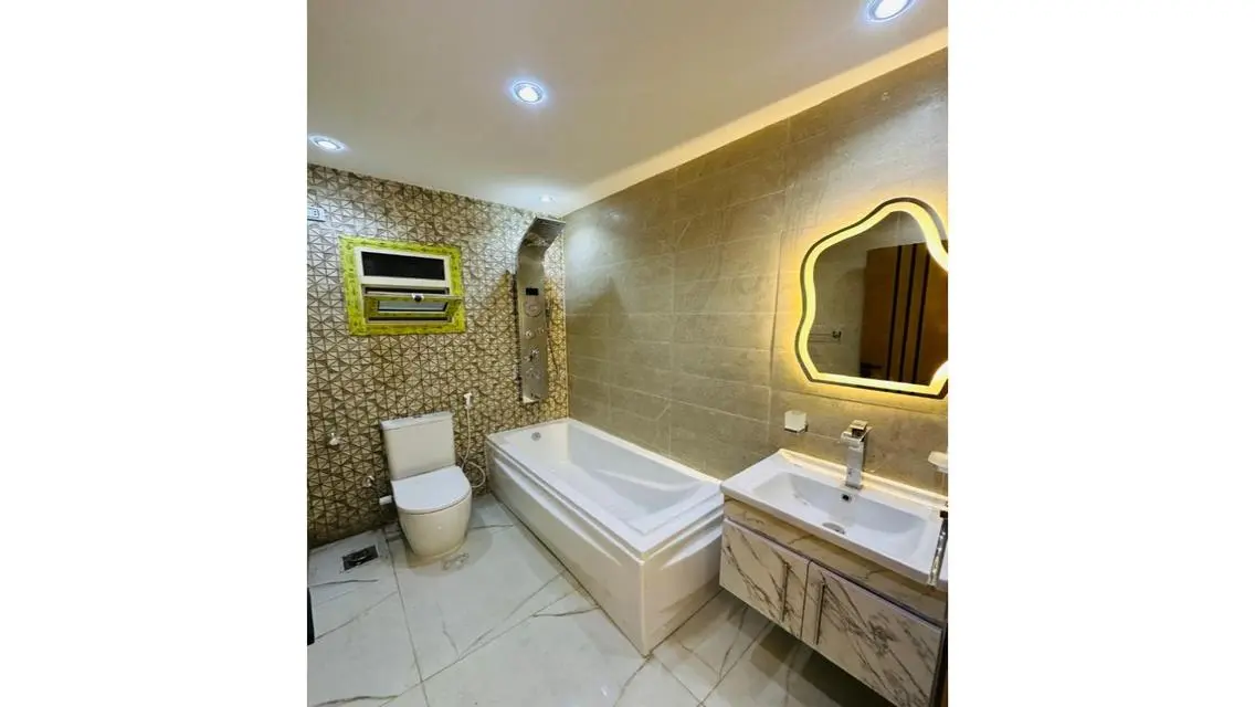 Luxury Apartment with 3 Bedrooms and Spacious Layout in the Heart of the City