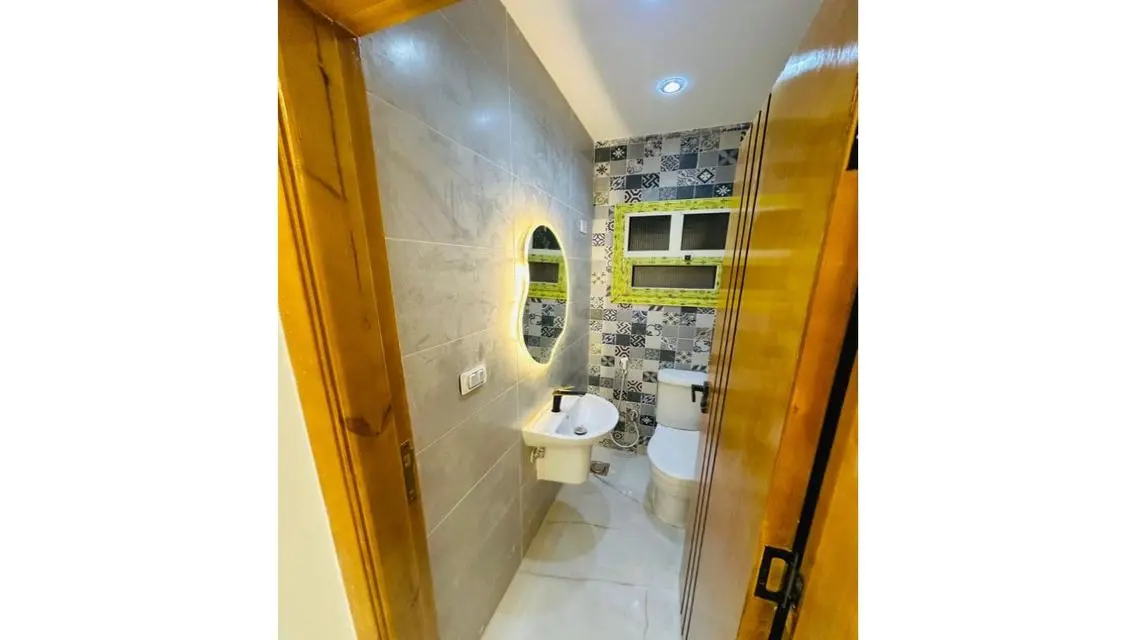 Luxury Apartment with 3 Bedrooms and Spacious Layout in the Heart of the City