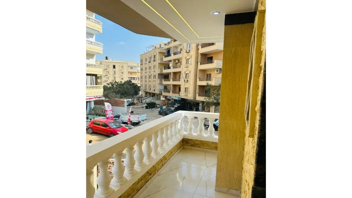 Luxury Apartment with 3 Bedrooms and Spacious Layout in the Heart of the City