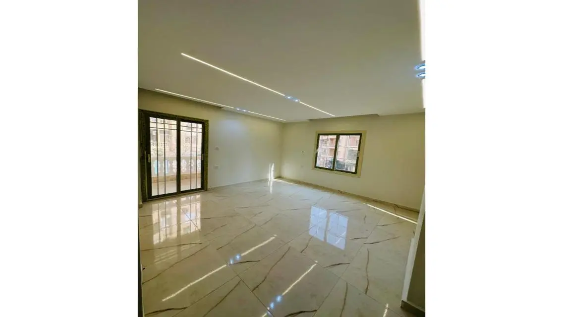 Luxury Apartment with 3 Bedrooms and Spacious Layout in the Heart of the City
