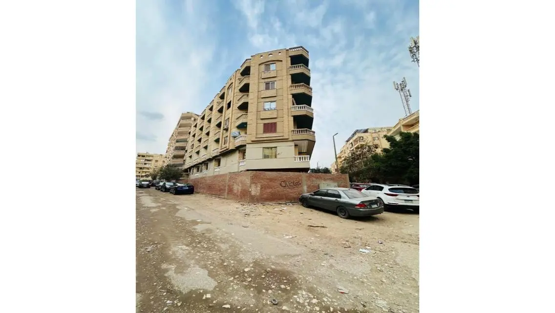 Luxury Apartment with 3 Bedrooms and Spacious Layout in the Heart of the City