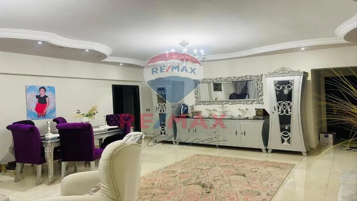 عمارة سكنية للبيع في قلب المدينة