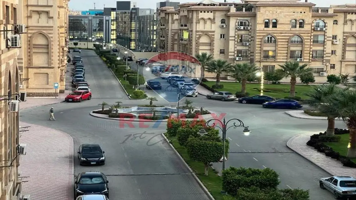 عمارة سكنية للبيع في قلب المدينة
