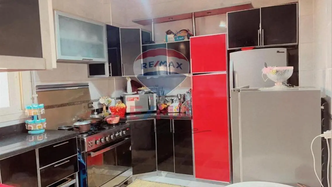 عمارة سكنية للبيع في قلب المدينة