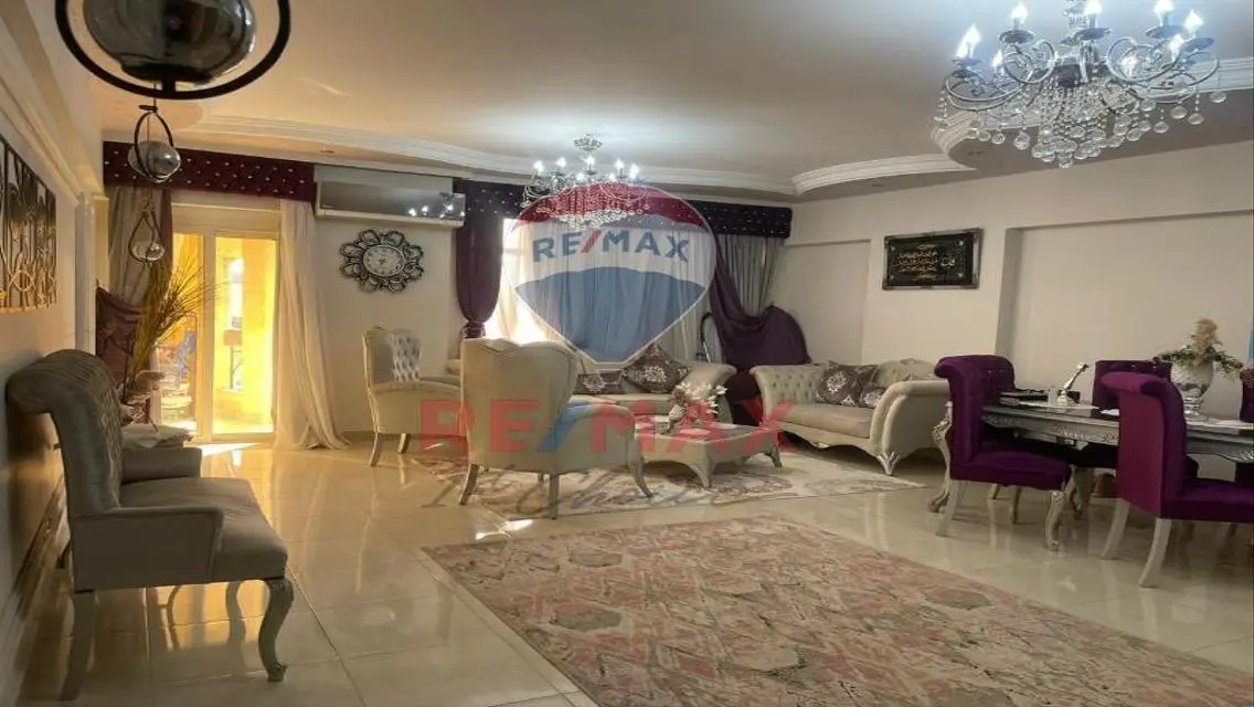 عمارة سكنية للبيع في قلب المدينة