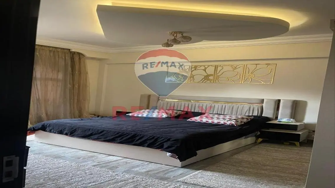 عمارة سكنية للبيع في قلب المدينة
