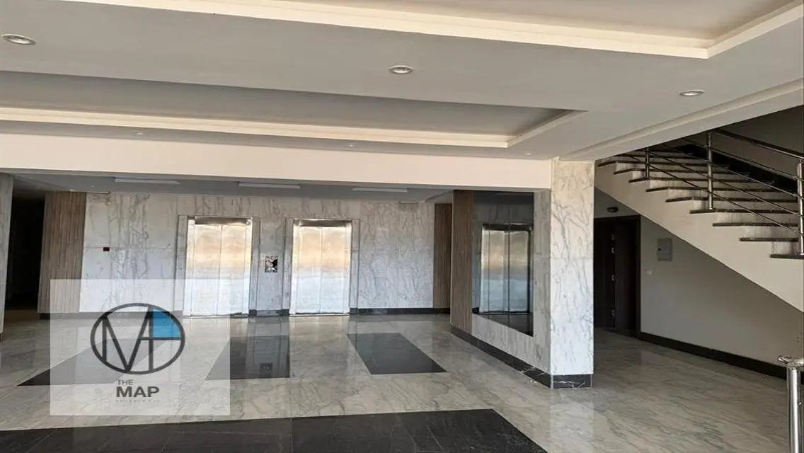 فيلا فاخرة بمساحة شاسعة وبسعر مناسب في R7