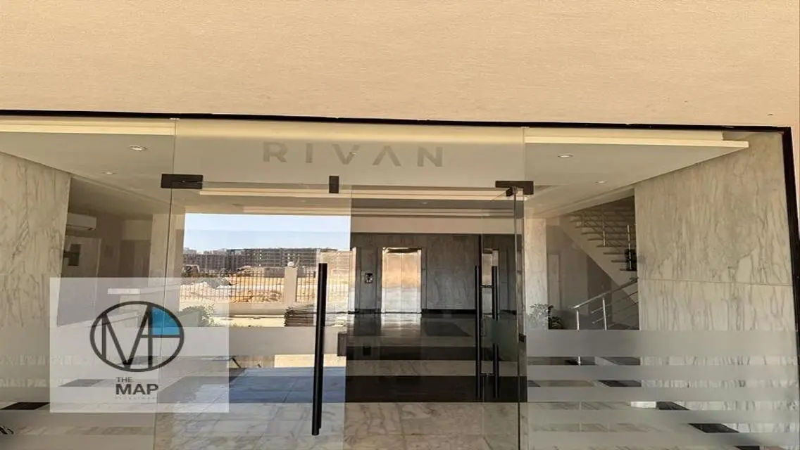 فيلا فاخرة بمساحة شاسعة وبسعر مناسب في R7
