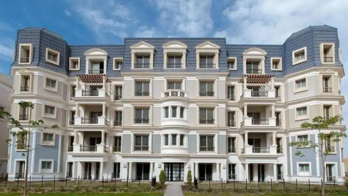 Luxury Apartment with Lake View