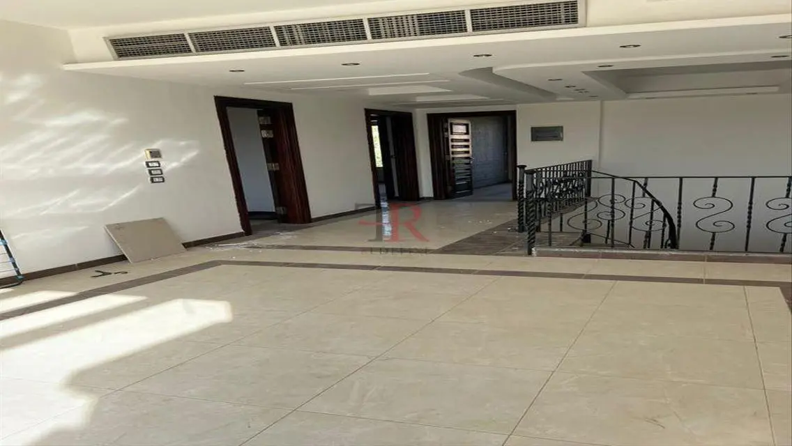 Stunning Apartment for Sale at Codered R206
