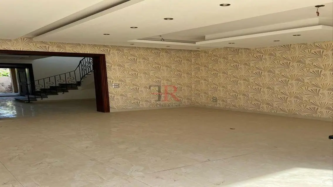 Stunning Apartment for Sale at Codered R206
