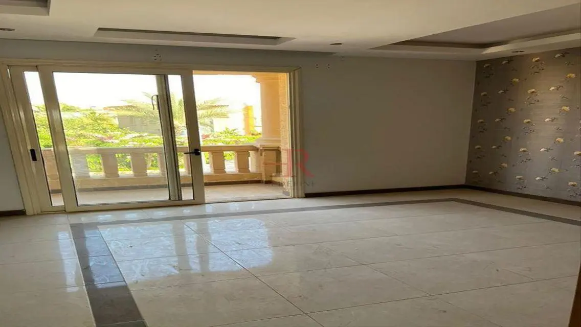 Stunning Apartment for Sale at Codered R206