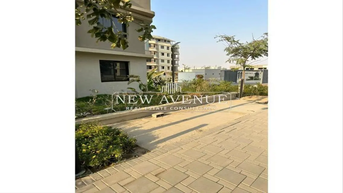 Luxury Villa with Spacious Living and Premium Amenities