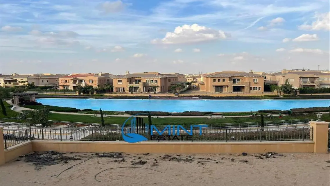 Luxury Apartment with Stunning View in Intrada