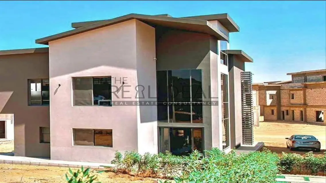 Creek Town - Luxurious Home in New Cairo
