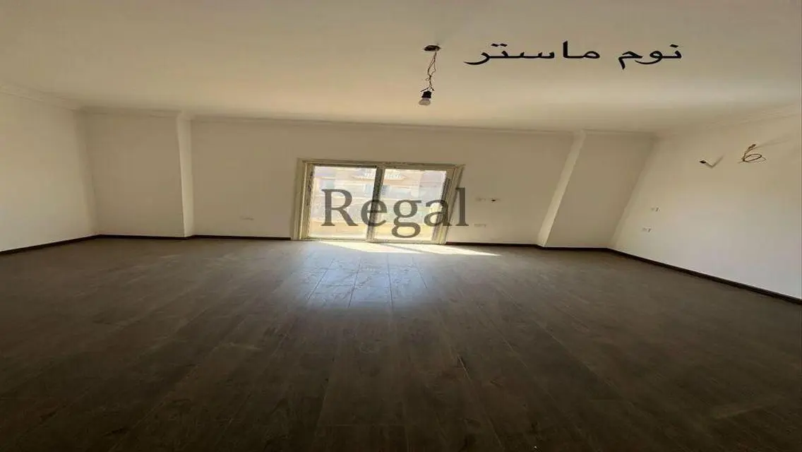 توأم للإيجار في جاردن سيتي مع حديقة خاصة