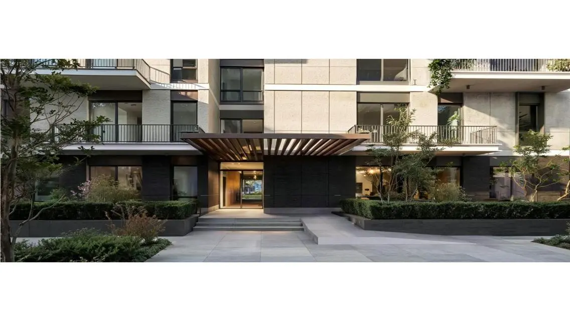 Spacious Apartment with Pool and Additional Amenities