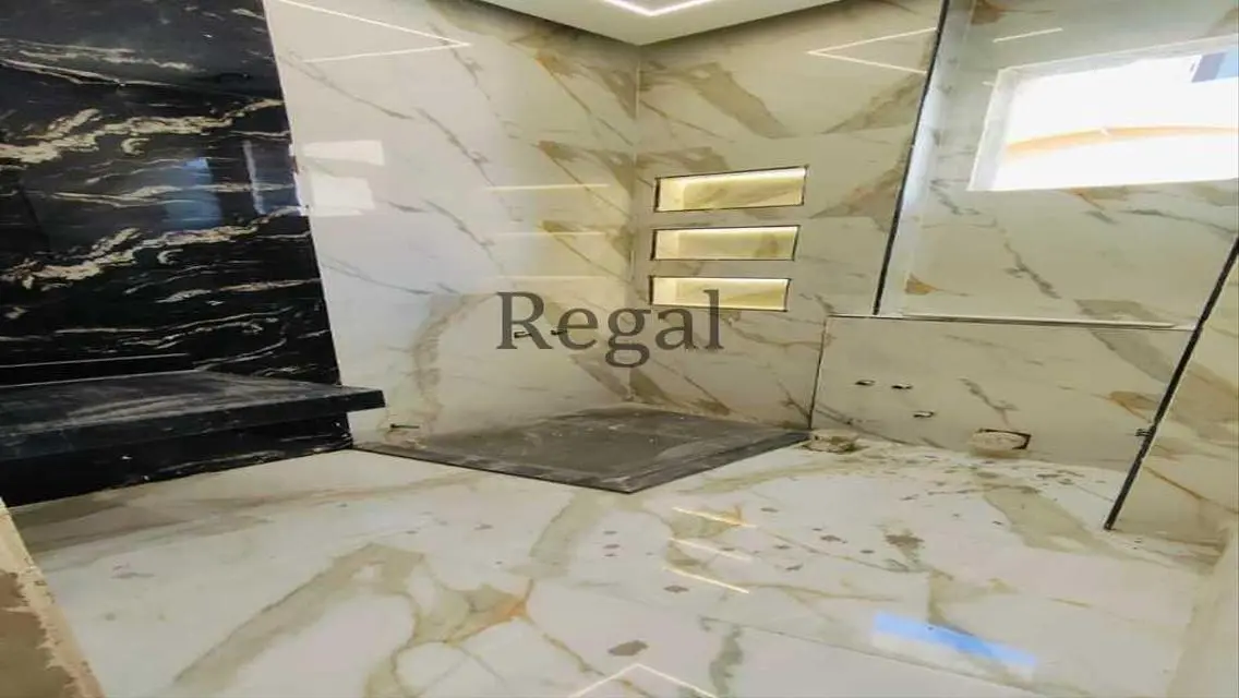 شقة قبو مميزة للبيع في حي غرب سوميد