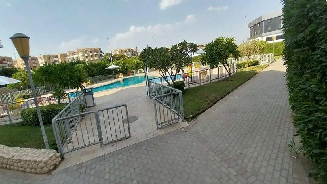 شقة مميزة مع مسبح وإطلالة رائعة
