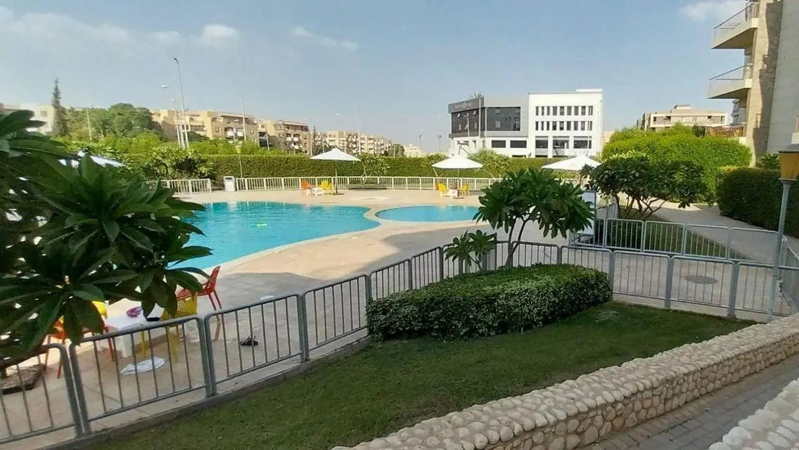 شقة مميزة مع مسبح وإطلالة رائعة