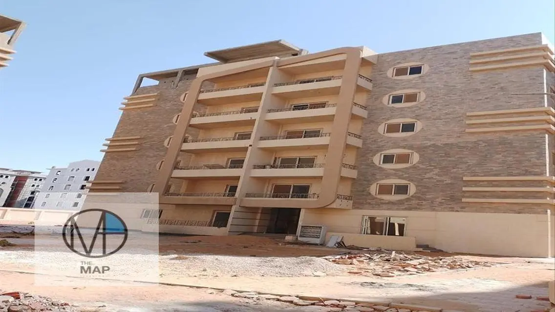شقة رائعة بمساحة واسعة للبيع بسعر 2,400,000 ج.