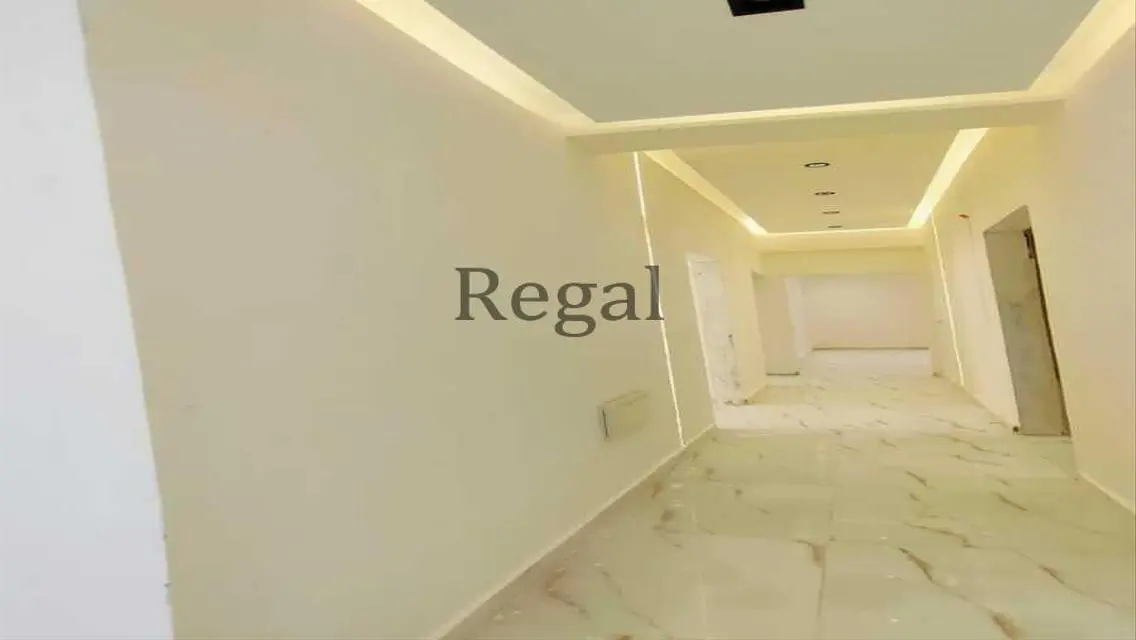 شقة basement مميزة للبيع في حي غرب صوميد