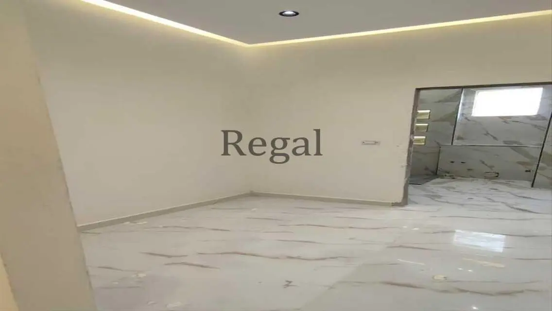 شقة basement مميزة للبيع في حي غرب صوميد