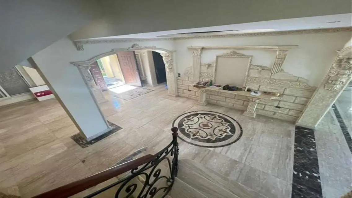 Luxurious Villa for Sale with Spacious Amenities
