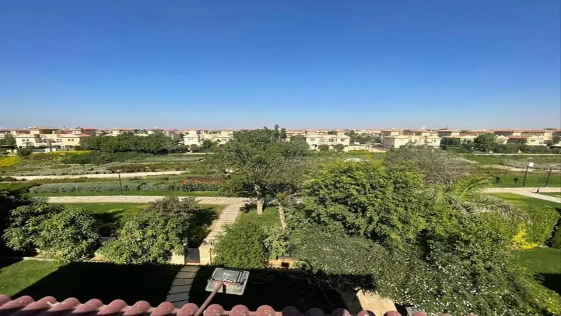 Luxurious Villa for Sale with Spacious Amenities