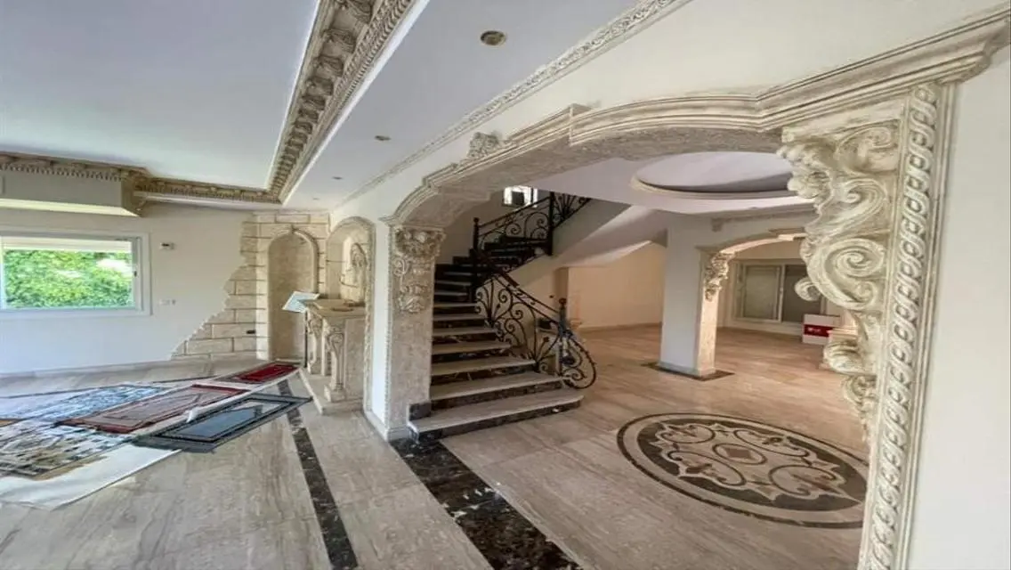 Luxurious Villa for Sale with Spacious Amenities