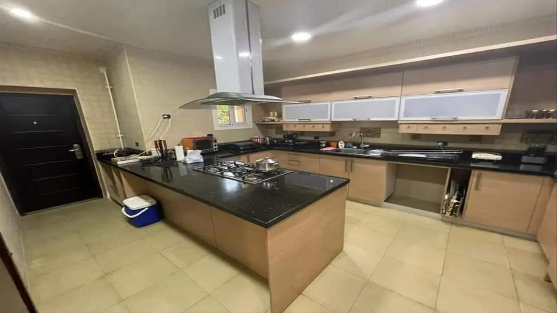 Luxurious Villa for Sale with Spacious Amenities