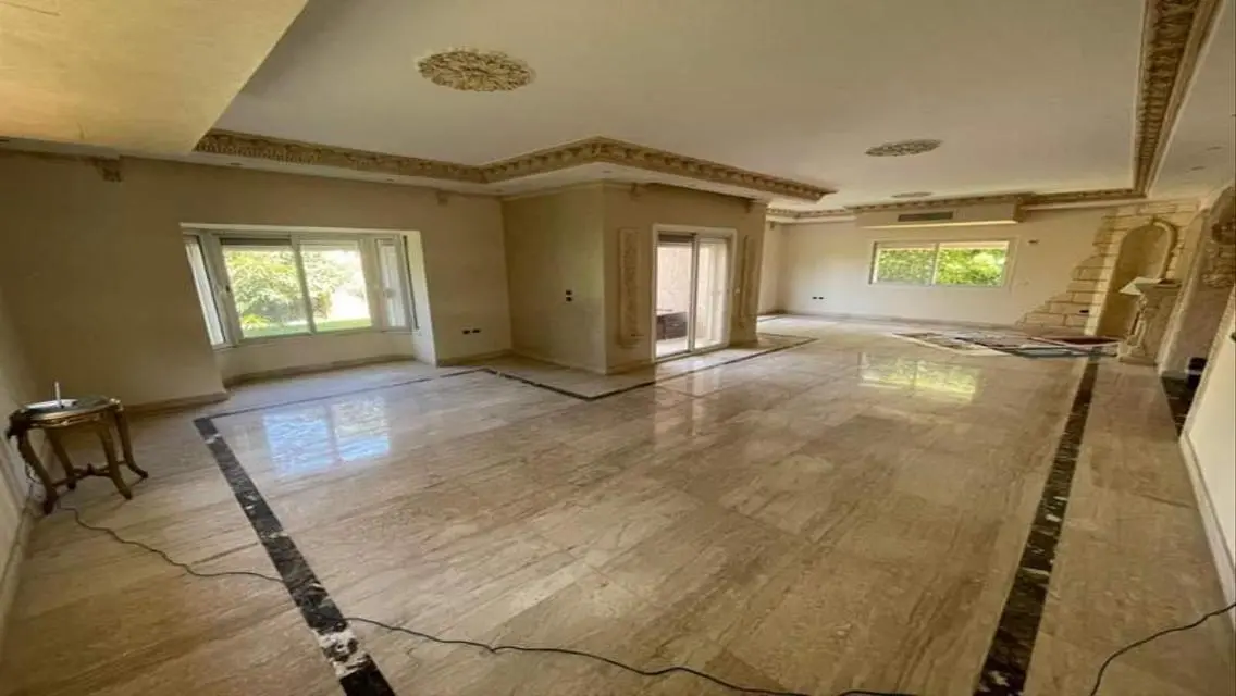 Luxurious Villa for Sale with Spacious Amenities