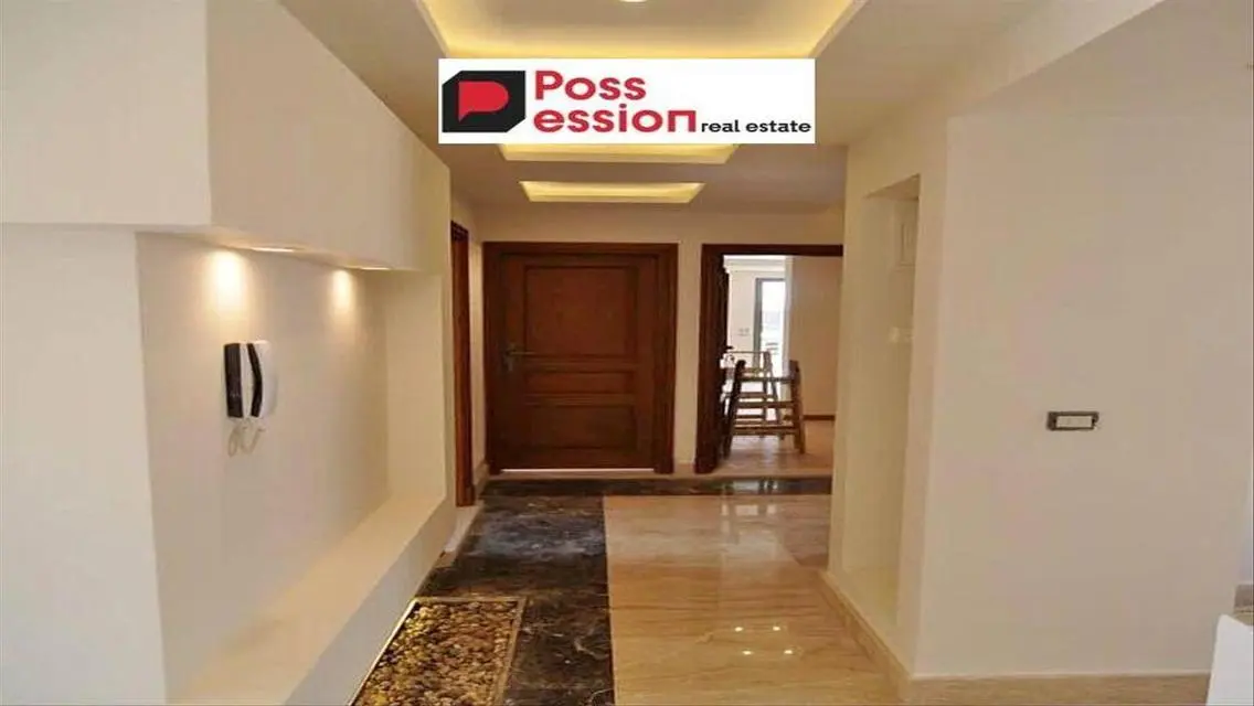 Luxury Apartment with Modern Amenities in Prime Location