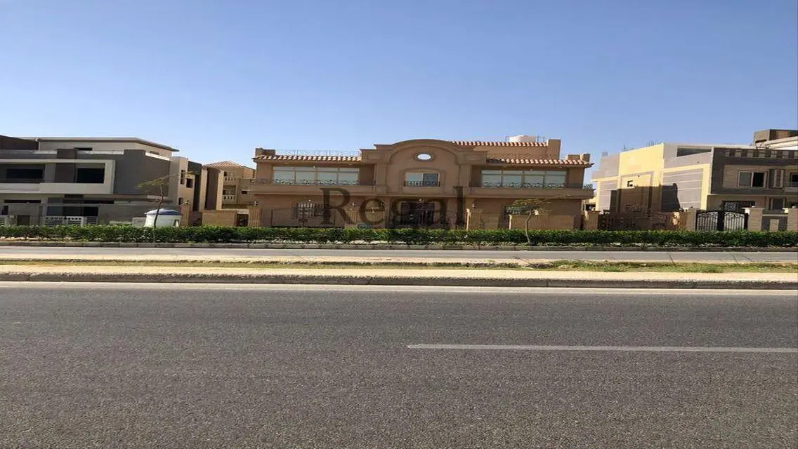 فيلا رائعة للإيجار في بالم فيلا - مول مصر