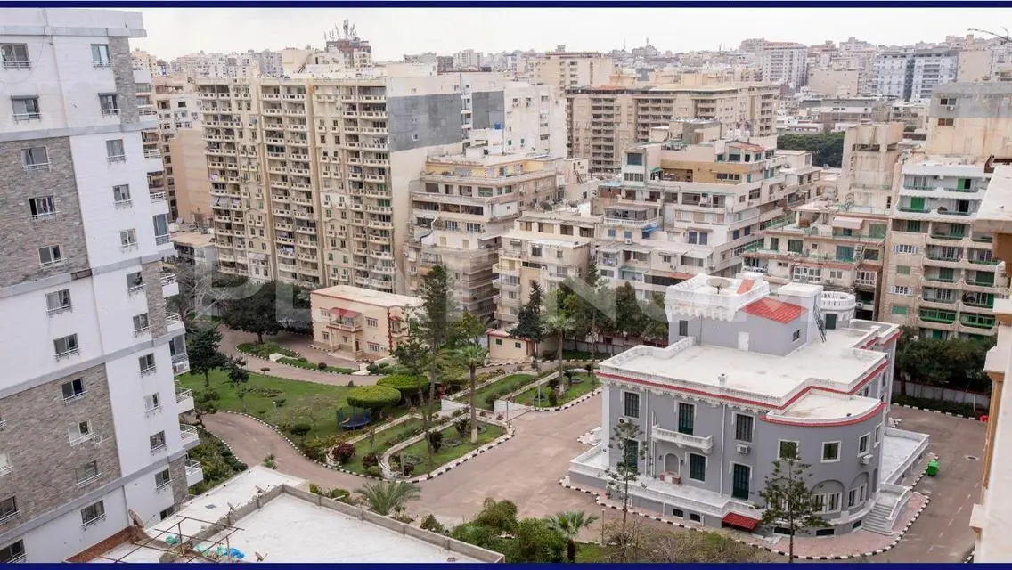 شقة سكنية فاخرة بإطلالة مميزة بسعر مغري