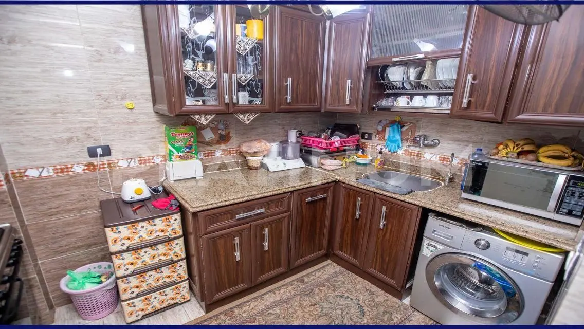 شقة سكنية فاخرة بإطلالة مميزة بسعر مغري