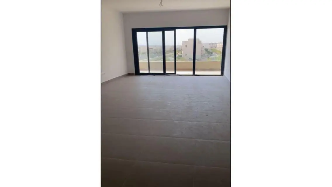 Luxury 3-Bedroom Apartment with Balcony and Shared Amenities