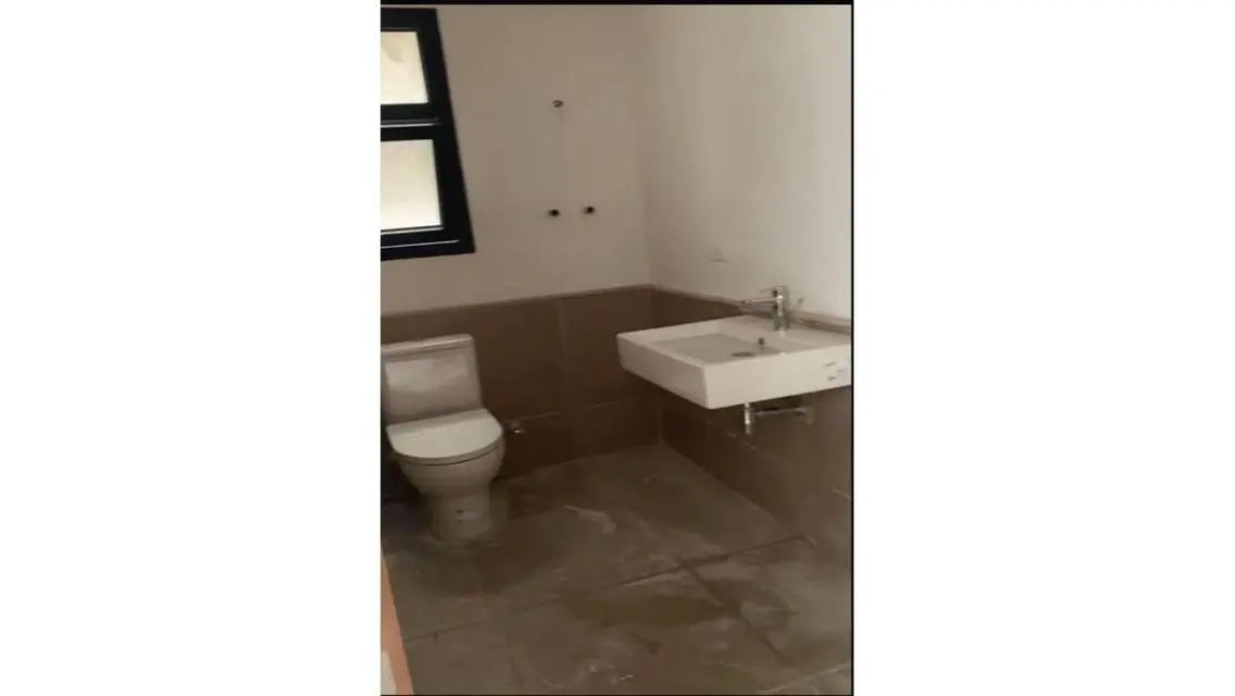 Luxury 3-Bedroom Apartment with Balcony and Shared Amenities