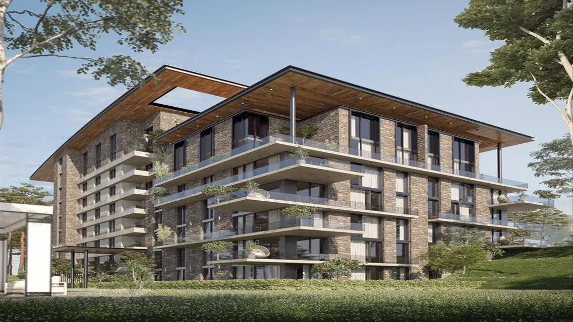 Luxurious Apartment with Stunning Lake and Landmark Views