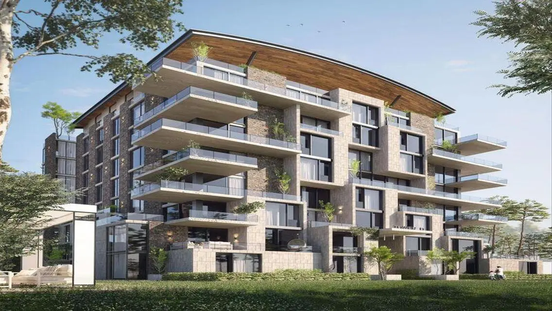 Luxurious Apartment with Stunning Lake and Landmark Views