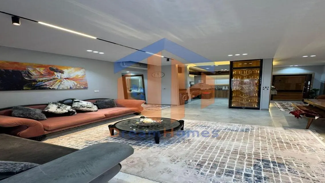 Luxurious Apartment with Spacious Living for Sale