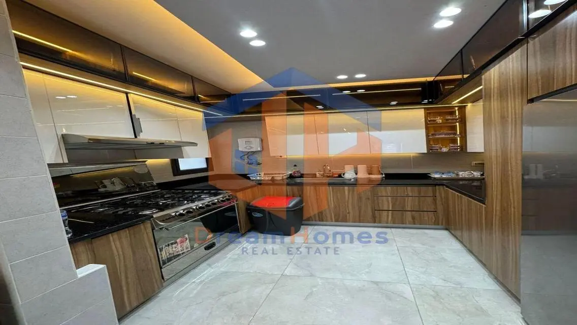 Luxurious Apartment with Spacious Living for Sale