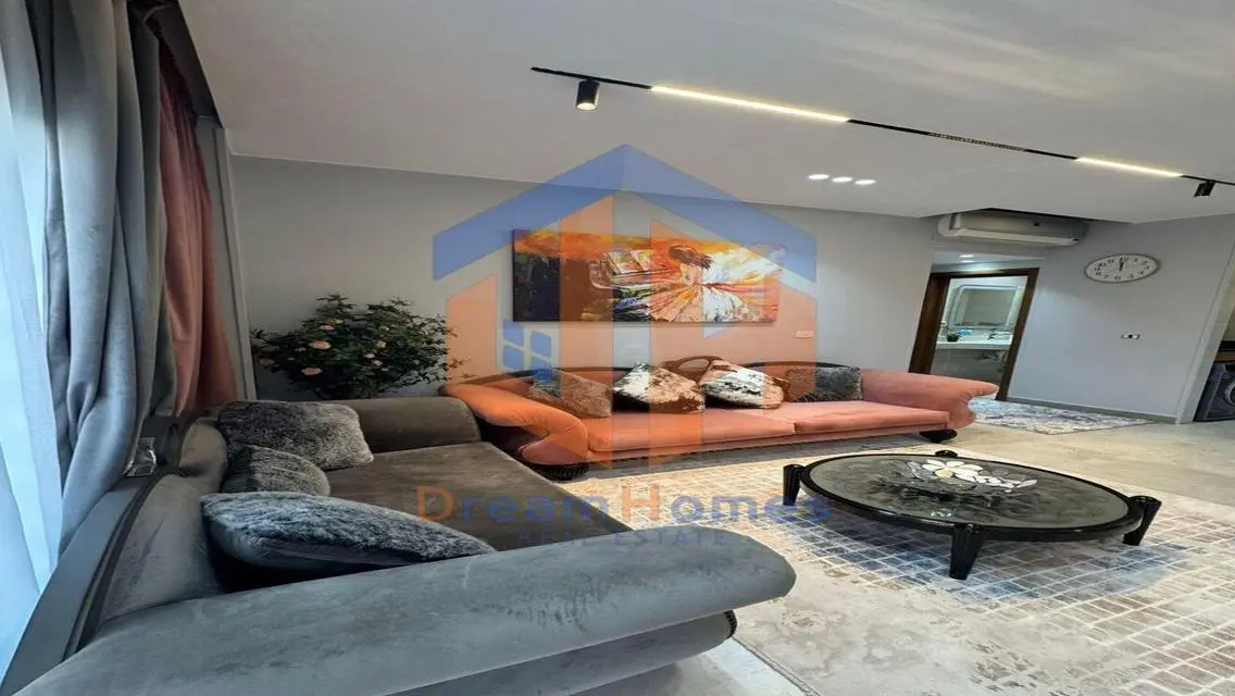 Luxurious Apartment with Spacious Living for Sale