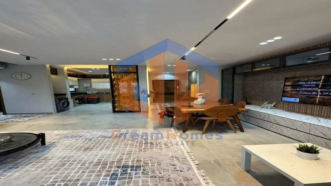 Luxurious Apartment with Spacious Living for Sale