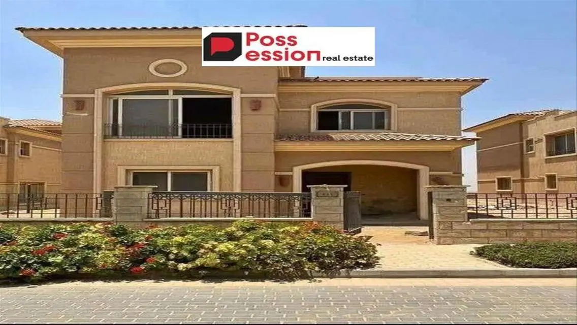 Luxury Villa with Scenic Views in the Golf Area