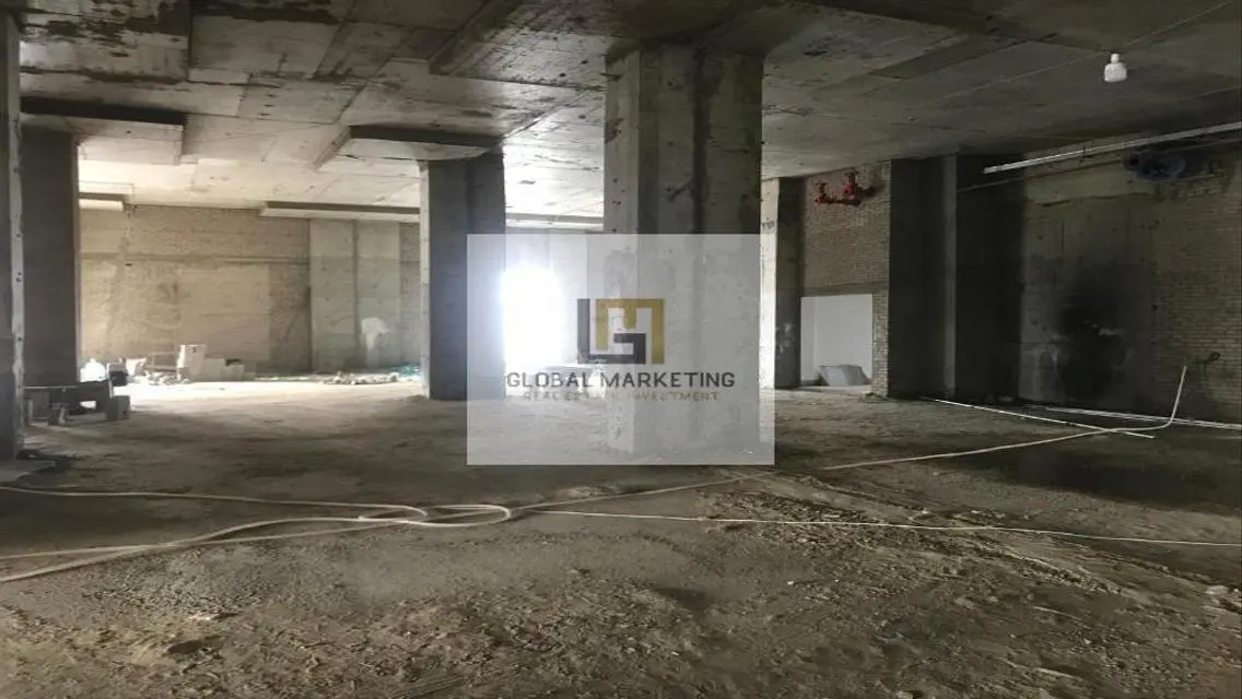 شقة فاخرة بمساحة 6400 متر - 5 غرف نوم